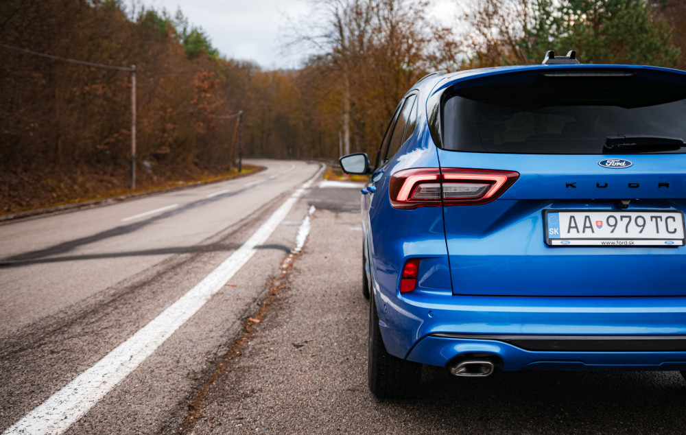 Ford Kuga 2,5 Duratec HEV AWD